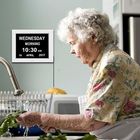 Amerikanische Lebenszeit, neueste Versions-aktualisierte Gedächtnis-Verlust-Digital-Kalendertag-Uhr mit den Tageszyklen u. -Notstromversorgung durch Batterien (weiß)
