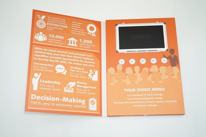 Videopak fertigte gebundene Ausgabe Videobroschüren-Video 7 Zoll-Digital Lcd in Ordner IPS-SCHIRM 1080P Video besonders an